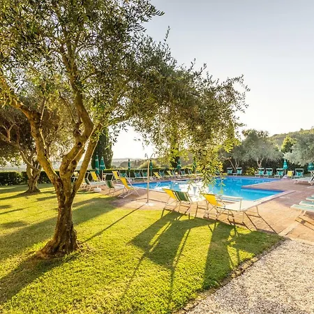 Relais Borgo Torale * Пассиньяно-суль-Тразимено